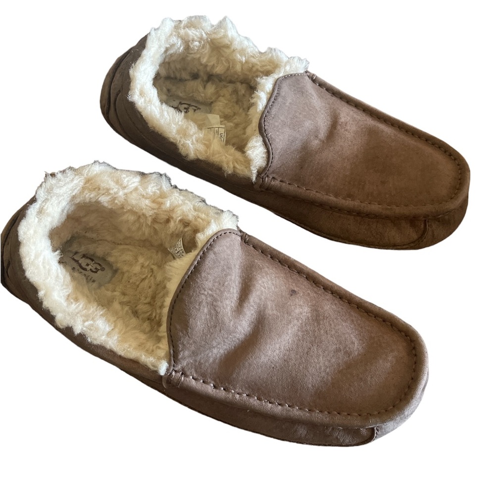 Ugg Men’s Slipper Moccasins Size 9